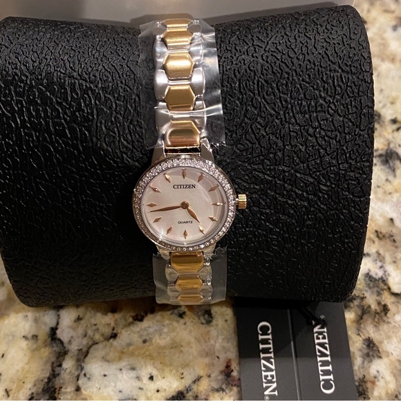 Citizen Women's Watch EZ7016-50D Quartz White Dial Two Tone Stainless Steel 24mm - Picture 4 of 13